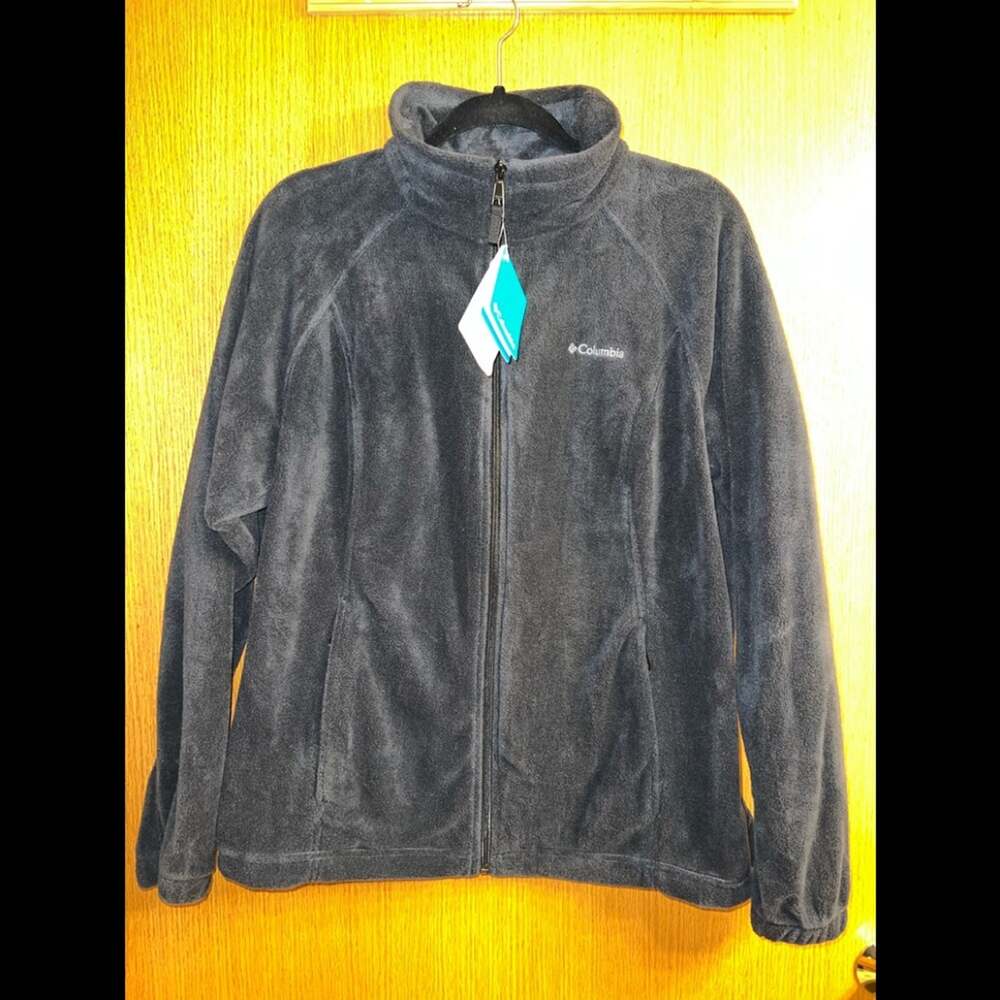 Columbia Three Lakes gray zip-up Fleece - size XL